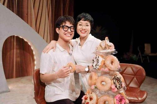 Con trai nữ MC 'Gặp nhau cuối tuần' dung mạo điển trai