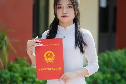 Nữ sinh người Thái là con nuôi Bộ đội Biên phòng đạt 29 điểm khối C00