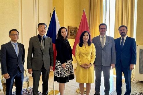 Đề nghị Czech đơn giản hóa thủ tục cấp thị thực cho người Việt Nam