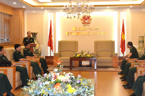 Gặp mặt và giao nhiệm vụ cho học viên tốt nghiệp Lớp đào tạo dài hạn và Lớp đào tạo chỉ huy tại Học viện Quốc phòng