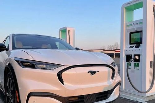 Ford vỡ mộng với kế hoạch điện hóa