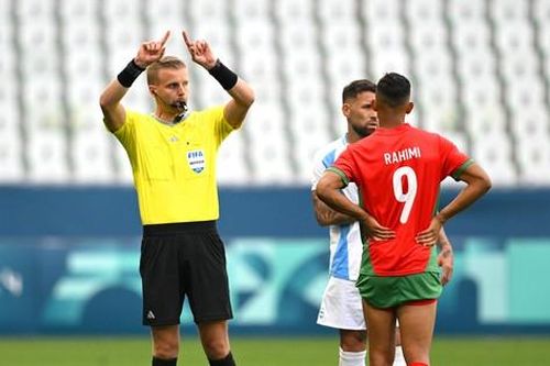 Argentina ám chỉ vụ tước bàn thắng hy hữu tại Olympic Paris là để 'trả đũa' vụ phân biệt chủng tộc