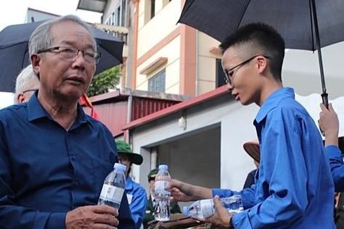 Đoàn viên, thanh niên tất bật phục vụ Lễ viếng Tổng Bí thư tại quê nhà