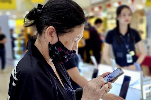 'Đến từng nhà, rà từng người', vận động người dân chuyển 2G lên 4G