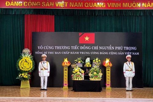 Trực tiếp từ xã Vạn Thọ: Người dân tới viếng Tổng Bí thư Nguyễn Phú Trọng