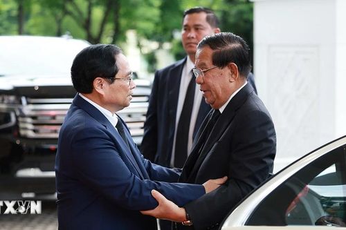 Thủ tướng Phạm Minh Chính tiếp Chủ tịch Đảng Nhân dân Campuchia Samdech Hun Sen