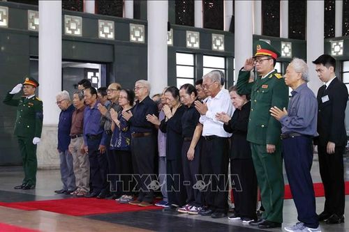 Người bạn lớn Nguyễn Phú Trọng trong tâm trí đồng môn khoa Văn