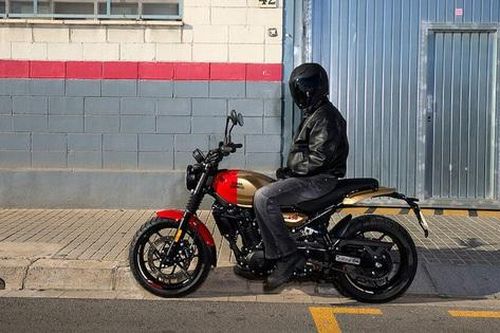 Mô tô cổ điển Royal Enfield Guerrilla 450 ra mắt, giá từ 72,5 triệu đồng