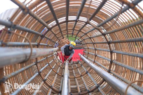 Nhà thầu đang tất bật thi công 5 cây cầu trên tuyến đường ven sông Cái ở Biên Hòa ra sao?