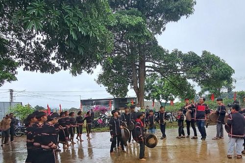 Sức sống mới ở làng Têng 1