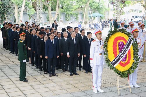 Đoàn lãnh đạo tỉnh Khánh Hòa viếng Tổng Bí thư Nguyễn Phú Trọng