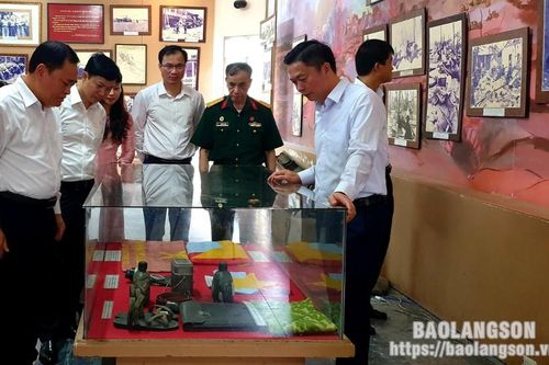 Hành trình về 'vùng đất thiêng' Quảng Trị