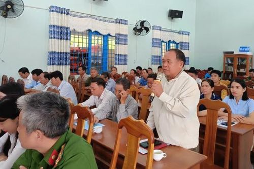 Đại biểu HĐND tỉnh Lâm Đồng và huyện Đạ Tẻh tiếp xúc cử tri sau kỳ họp giữa năm