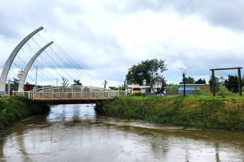 Buộc tháo dỡ cầu xây dựng không phép, hơn 100 hộ dân bị ảnh hưởng