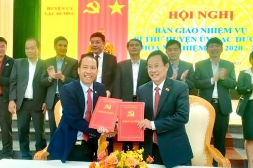 Bí thư Huyện ủy Lạc Dương xin nghỉ việc theo nguyện vọng cá nhân vì lý do sức khỏe