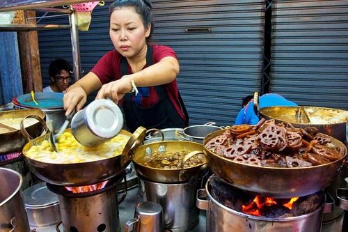Thái Lan: Phát tiền cho hơn 50 triệu dân để kích thích nền kinh tế
