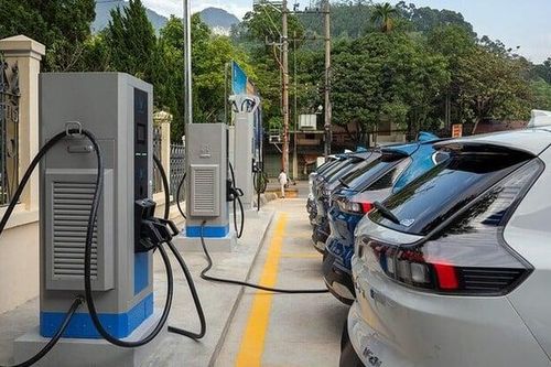 Đề xuất bổ sung trạm sạc xe điện trên 5 tuyến cao tốc