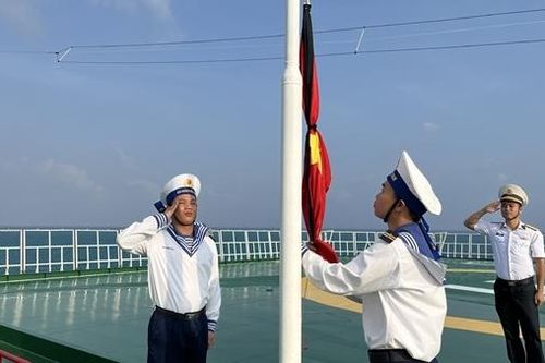 Cán bộ, chiến sĩ ở Trường Sa và Nhà giàn DK1 tổ chức các nghi thức Quốc tang Tổng Bí thư Nguyễn Phú Trọng