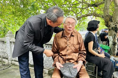 'Tôi thương ông cả cuộc đời giản dị, hy sinh vì dân vì nước'