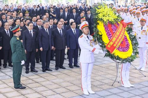 Những dòng chữ nghẹn ngào, xúc động trong sổ tang viếng Tổng Bí thư Nguyễn Phú Trọng