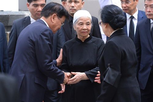 Tổng Bí thư, Chủ tịch nước Lào xúc động tiễn biệt Tổng Bí thư Nguyễn Phú Trọng