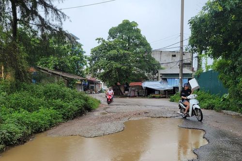Con đường 'đau khổ' giữa lòng thành phố biển