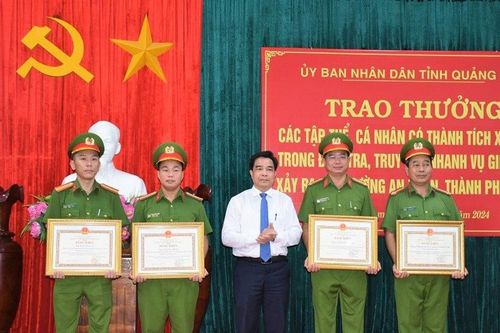 Quảng Nam: Khen thưởng tập thể, cá nhân bắt đối tượng đâm người tử vong