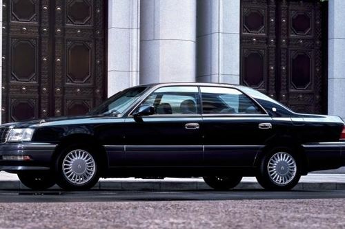 Toyota Crown - dòng xe cao cấp gần 70 năm lịch sử