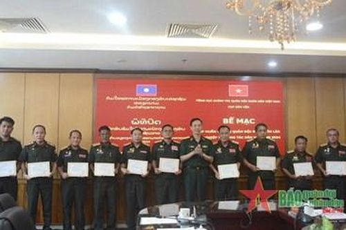Bế mạc tập huấn nghiệp vụ công tác dân vận cho đoàn cán bộ Cục Xây dựng cơ sở Quân đội nhân dân Lào