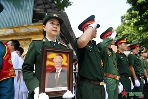 Bộ đội Cụ Hồ tiễn biệt Tổng Bí thư Nguyễn Phú Trọng