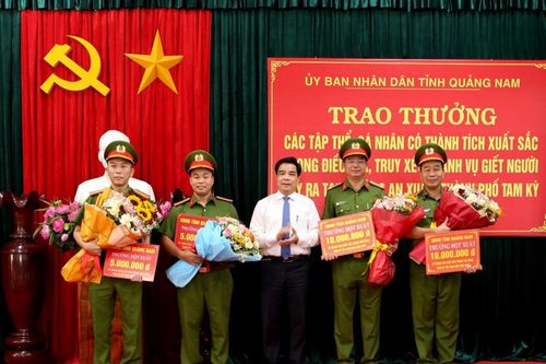 Chủ tịch UBND tỉnh Quảng Nam khen thưởng thành tích nhanh chóng làm rõ vụ giết người