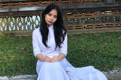 Thủ khoa khối C00 trường THPT DTNT là người đầu tiên của bản vào đại học