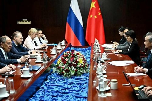 Các ngoại trưởng Nga, Trung Quốc gặp mặt: Khẳng định ủng hộ vai trò trung tâm của ASEAN