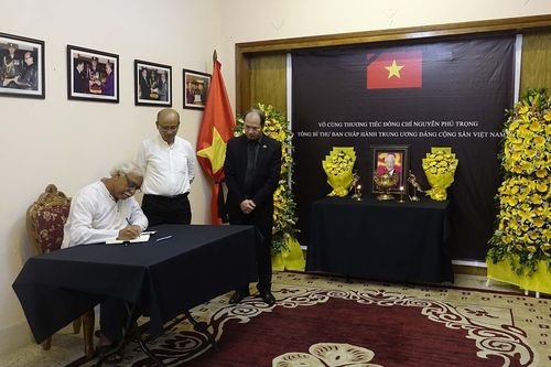 Gần 30 đoàn đến Đại sứ quán Việt Nam tại Bangladesh chia buồn Tổng Bí thư Nguyễn Phú Trọng từ trần
