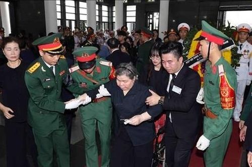 Cô giáo 92 tuổi của Tổng Bí thư nghẹn ngào tiễn biệt người học trò ưu tú