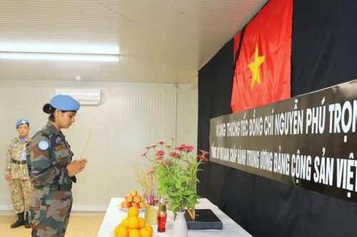Lực lượng Gìn giữ hòa bình Việt Nam tiễn biệt Tổng Bí thư Nguyễn Phú Trọng
