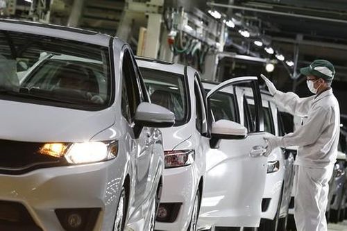 Honda cắt giảm mạnh sản lượng xe xăng