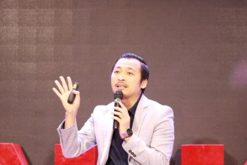 Doanh nghiệp của diễn giả dạy làm giàu tiếp tục thua lỗ