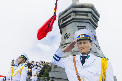 Theo dõi Lễ Quốc tang qua truyền hình, nhân dân mọi miền thương tiếc khôn nguôi Tổng Bí thư