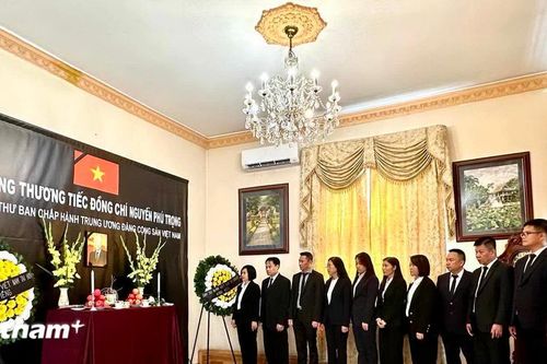Kiều bào tại Hungary xúc động tưởng nhớ Tổng Bí thư Nguyễn Phú Trọng