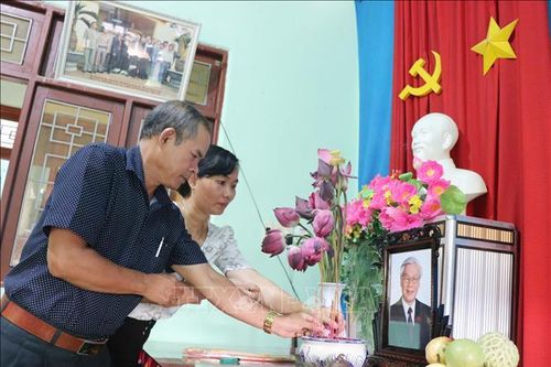 Người dân mọi miền tỏ lòng kính trọng, tiếc thương Tổng Bí thư Nguyễn Phú Trọng
