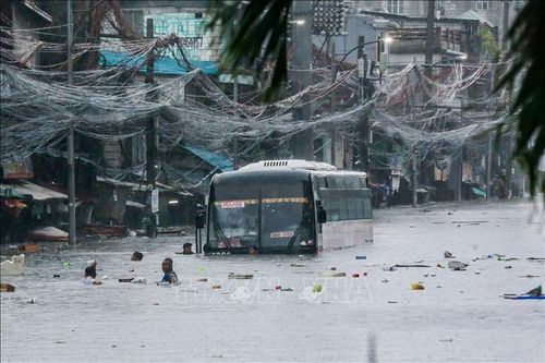 Mưa bão, lở đất làm 33 người thiệt mạng tại Philippines