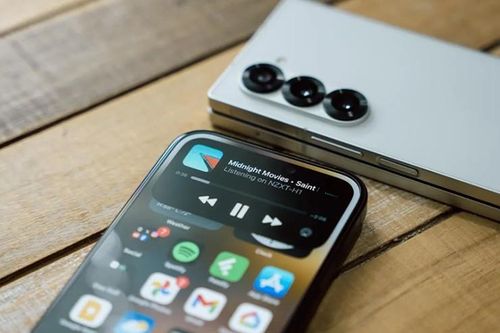 Samsung sẽ mang những tính năng yêu thích của Apple lên One UI 7.0