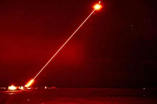 Anh tuyên bố thử nghiệm thành công vũ khí laser cực mạnh đặt trên xe bọc thép