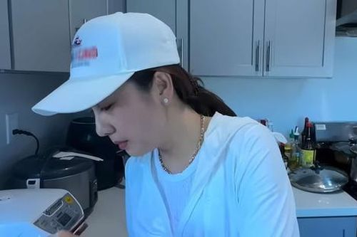 Hoa hậu Việt qua nước ngoài muối dưa chua đi bán, tự nhận 'làm osin'