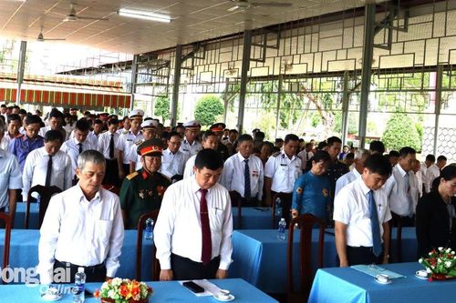 Huyện Nhơn Trạch kỷ niệm 77 năm Ngày Thương binh liệt sĩ
