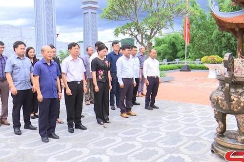Các đồng chí lãnh đạo huyện Bắc Yên dâng hương các đền thờ, Nghĩa trang liệt sĩ Nhà tù Sơn La
