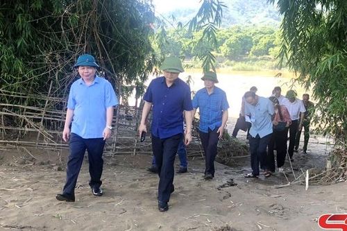 Đồng chí Phó Chủ tịch UBND tỉnh kiểm tra công tác quản lý khai thác cát tại huyện Sông Mã