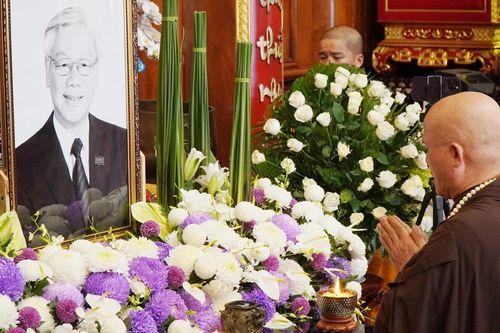 Xúc động Lễ tưởng niệm Tổng Bí thư Nguyễn Phú Trọng tại tu viện Vĩnh Nghiêm (Q.12)
