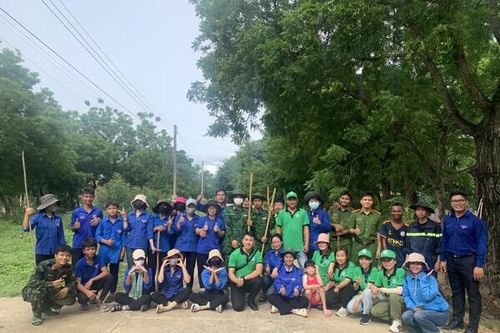 Ninh Thuận: Hội Thiện nguyện Hành tinh xanh tài trợ 50 cây hoàng yến cho xã Phước Thắng